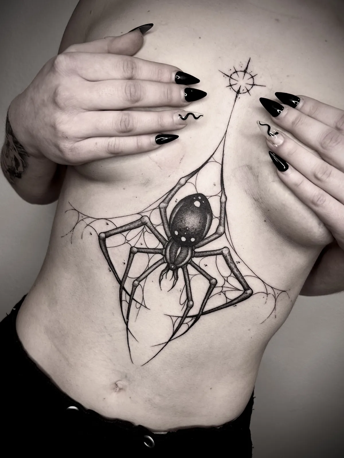 Blackwork dotwork tetování od Teda – TX5 Olomouc, ukázka 23